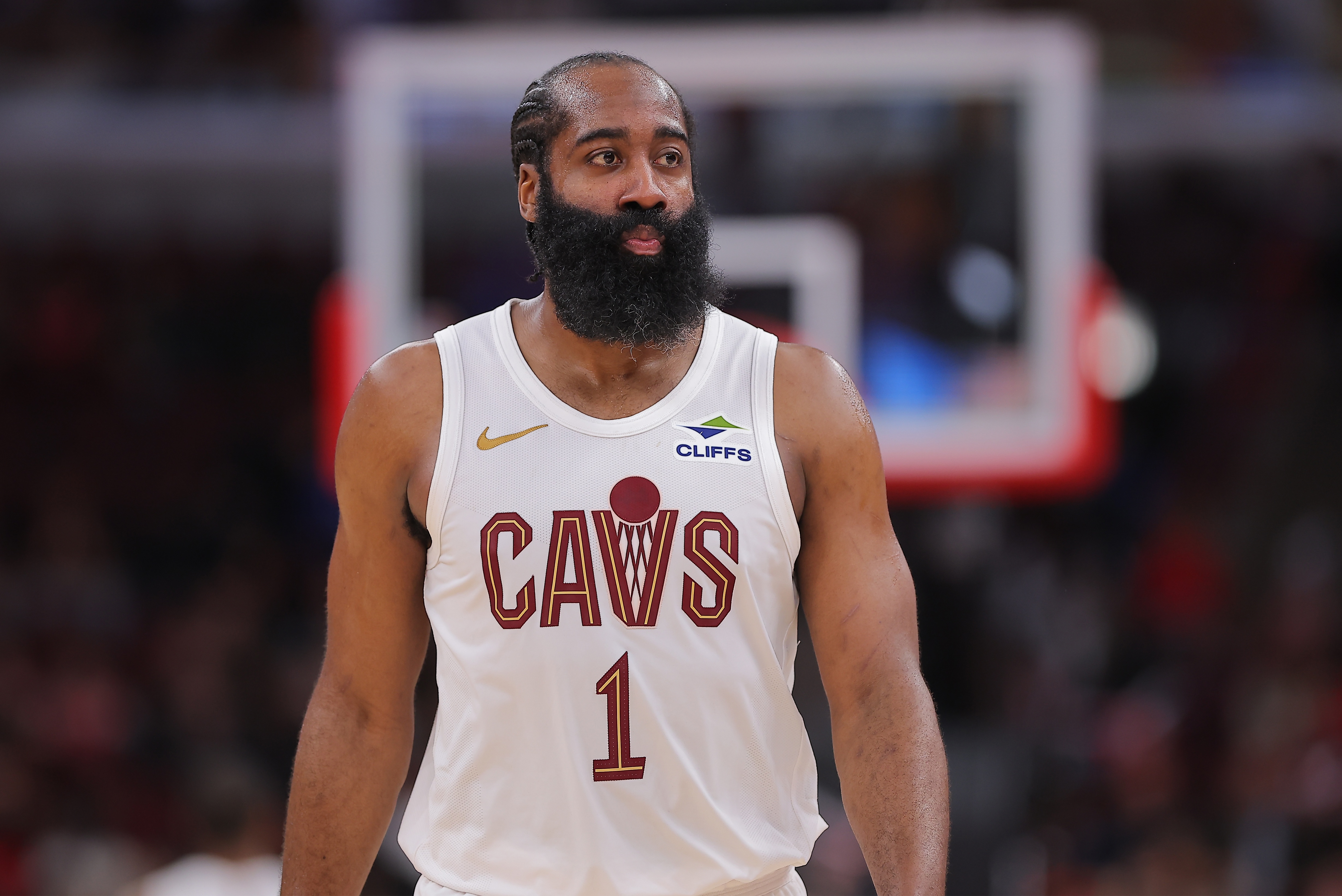 爱游戏官方入口-豪赌哈登让骑士已无路可退 若未达预期今夏将迎阵容&amp;管理层大换血